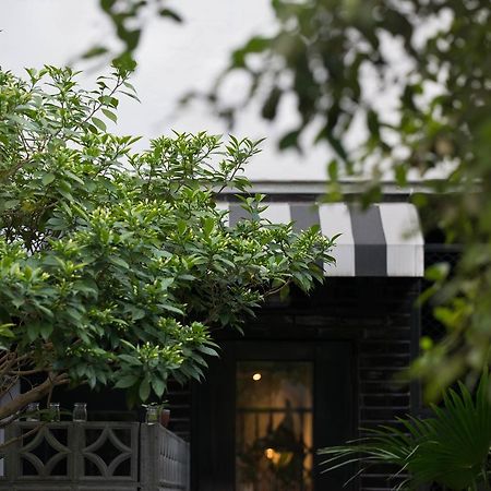 被愛咖啡小旅館 Birdeye Garden Tainan Bagian luar foto