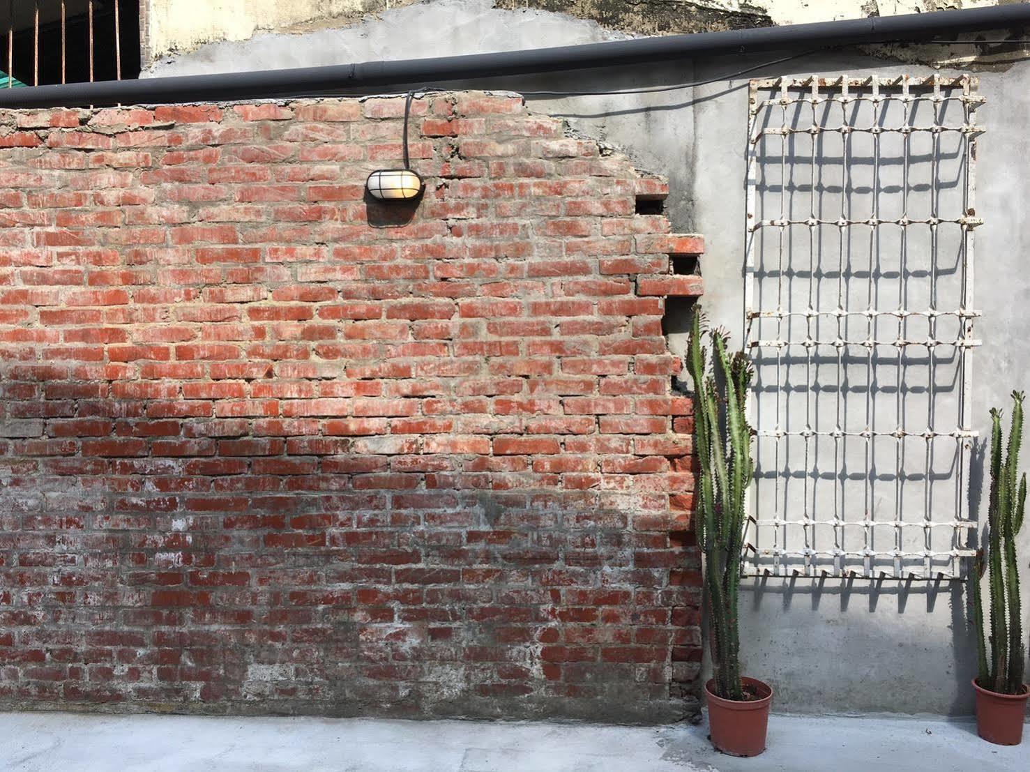 被愛咖啡小旅館 Birdeye Garden Tainan Bagian luar foto